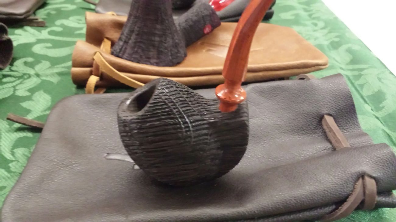 Briar pipe polished bowl
