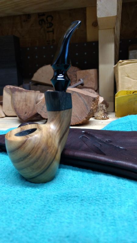 Handcrafted freehand pipe